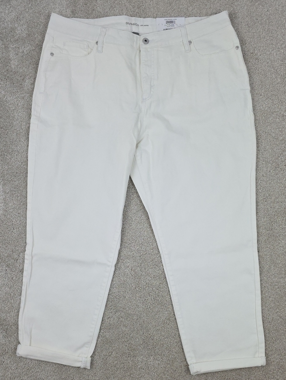 Style&Co. White Midrise Slimming Pocket Girlfriend Jeans. Size 18 Nwt.
